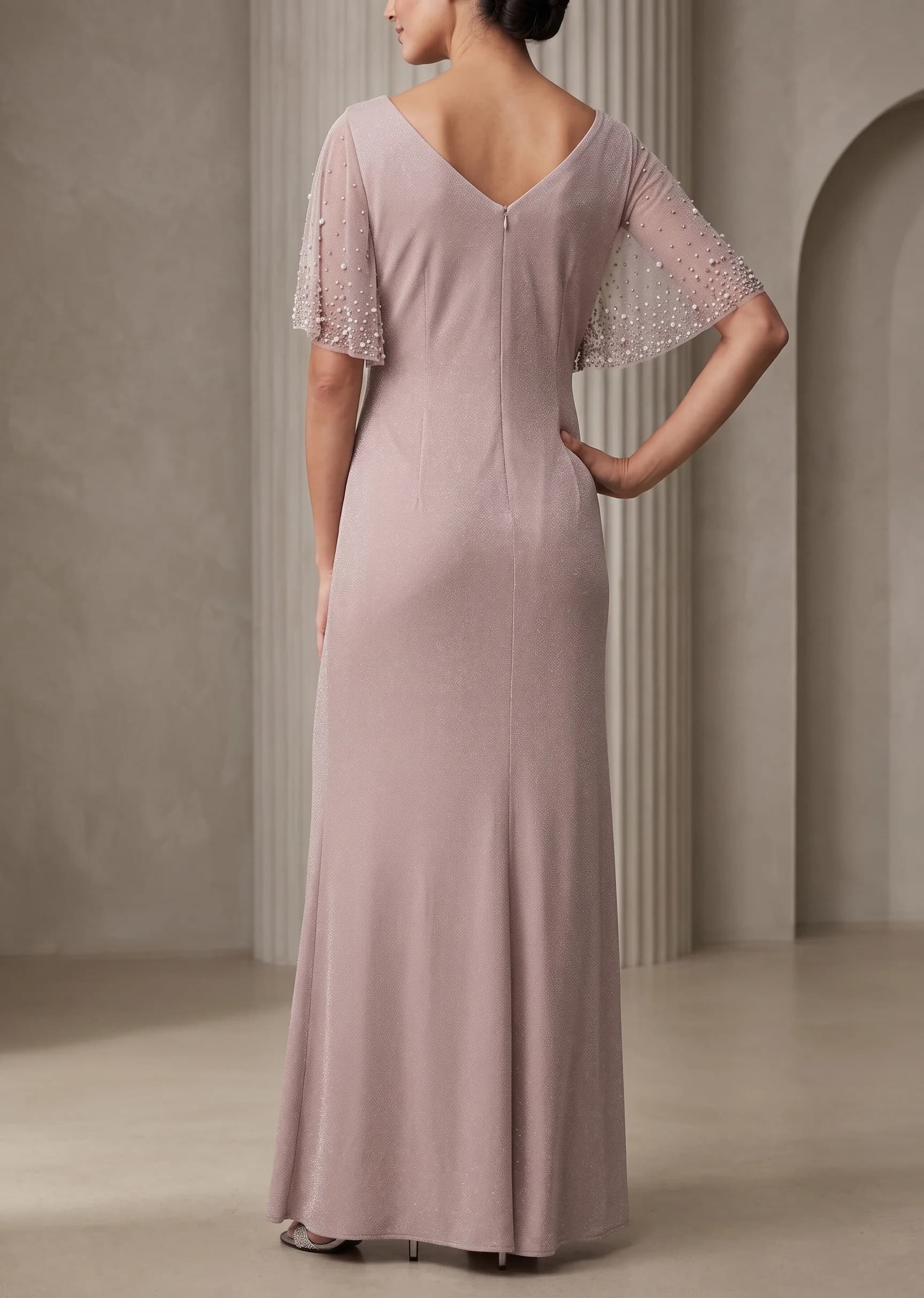 Vestido Lila suave en color rosa (espalda)