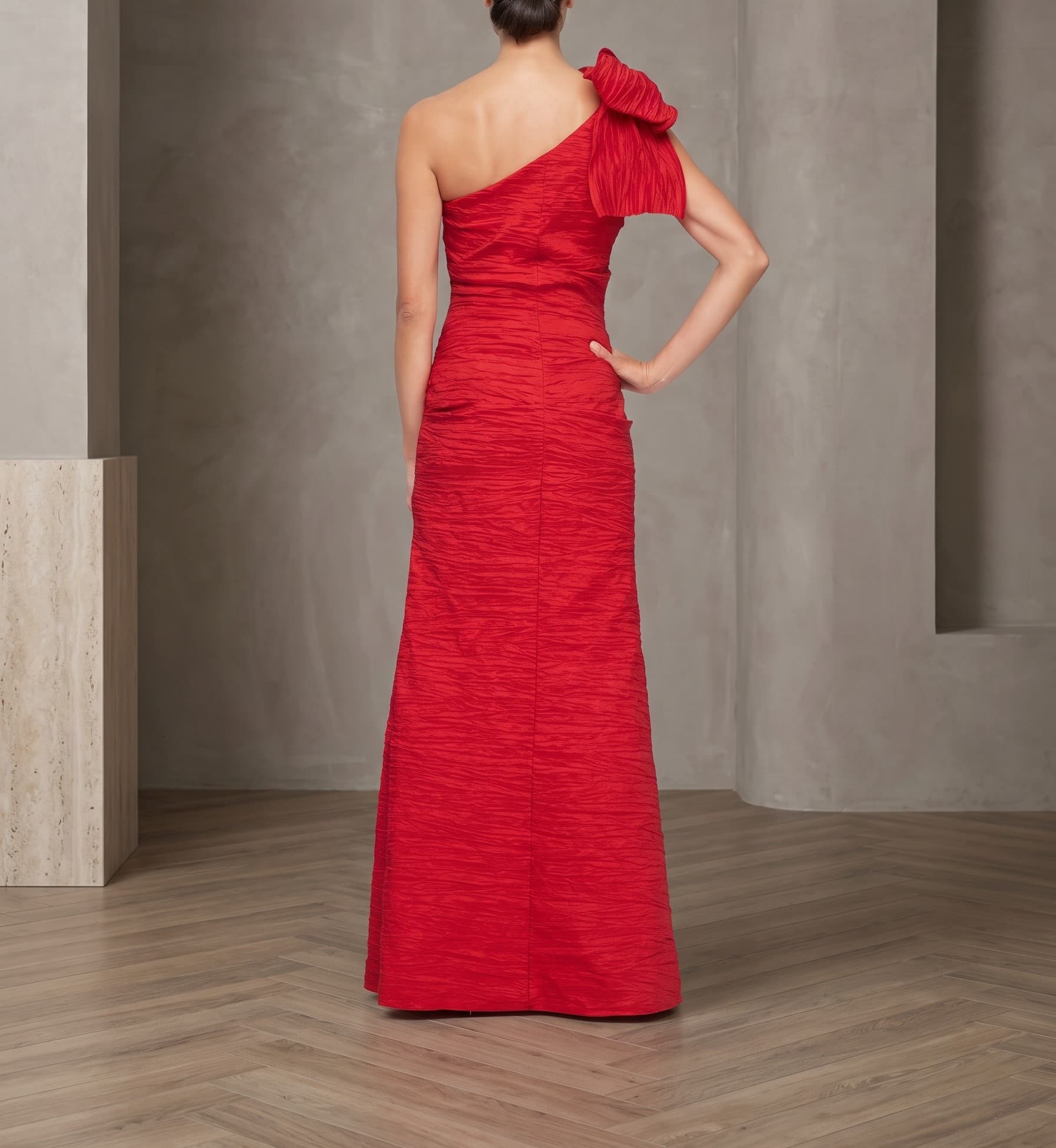 Vestido Vestido Rubí en color rojo (espalda)