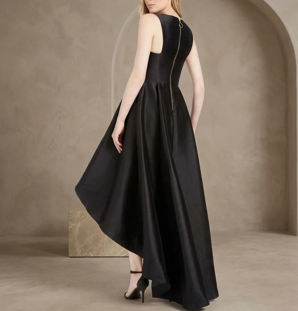 Vestido Negro satín en color negro (espalda)